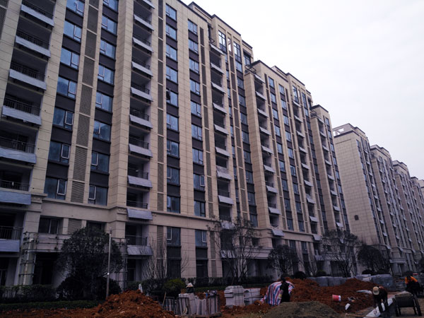 高層住宅陽臺壁掛式太陽能熱水系統解決方案